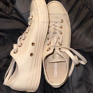 Tan converse